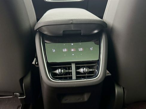 New 2025 Volvo EX90 Ultra w/ Protection Package Premier image 25