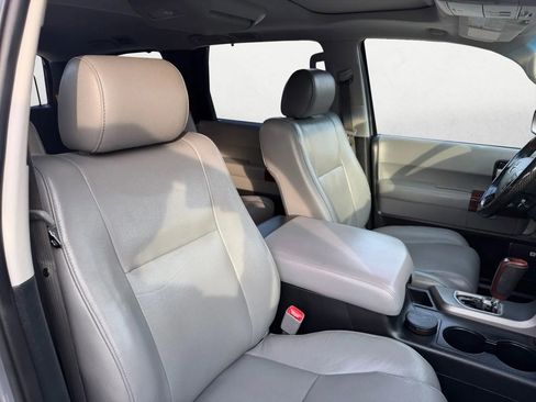 Used 2013 Toyota Sequoia Platinum image 31