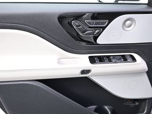New 2026 Lincoln Aviator Reserve AWD/4WD image 23