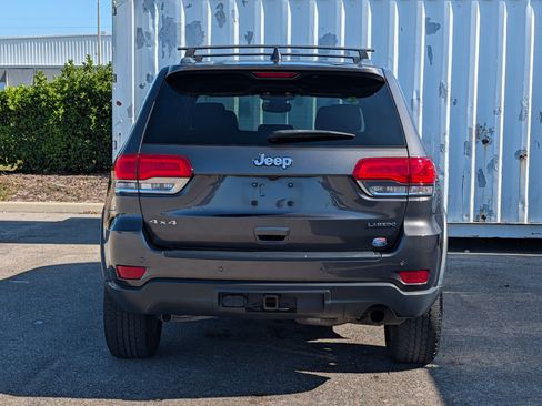 Used 2017 Jeep Grand Cherokee Laredo w/ Quick Order Package 23E AWD/4WD image 5