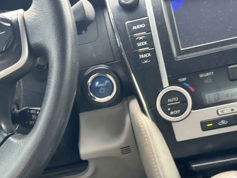 Used 2012 Toyota Camry XLE FWD image 24