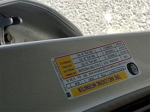 Used 2020 Chevrolet Silverado 1500 LT w/ Texas Edition image 30