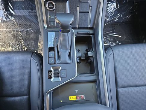 Used 2025 Lexus GX 550 w/ Cold Area Package AWD/4WD image 30