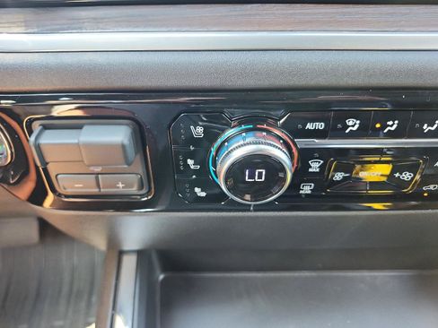Used 2026 GMC Sierra 1500 SLT w/ SLT Premium Plus Package AWD/4WD image 18