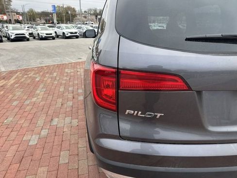 Used 2017 Honda Pilot Elite image 10
