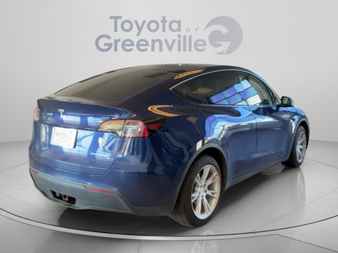 Used 2022 Tesla Model Y Long Range AWD/4WD image 6