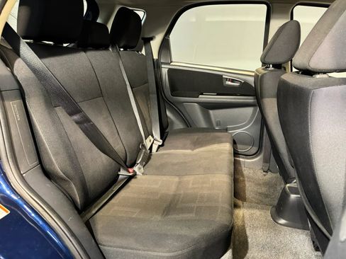 Used 2011 Suzuki SX4 AWD Hatchback image 23