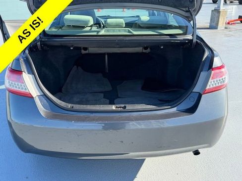 Used 2010 Toyota Camry LE image 8