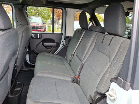Used 2024 Jeep Wrangler Unlimited image 20