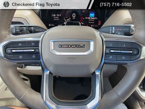 Used 2025 GMC Yukon Denali w/ Advanced Technology Package image 14