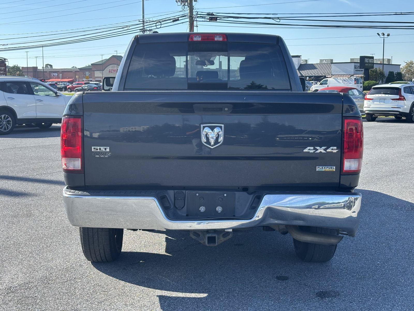 Used 2017 RAM 1500 Classic SLT AWD/4WD image 4
