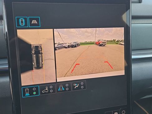 New 2027 GMC Terrain AT4 w/ Convenience Package III AWD/4WD image 28