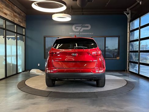 Used 2019 Kia Sportage LX AWD/4WD image 4
