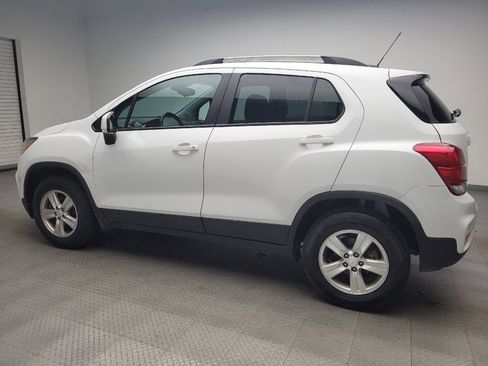 Used 2022 Chevrolet Trax LT w/ LT Convenience Package AWD/4WD image 3