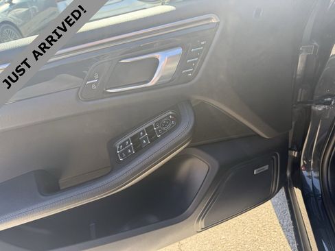 Used 2020 Porsche Macan image 12