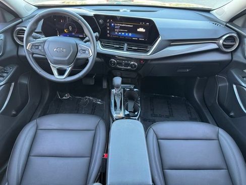 Certified 2024 Chevrolet Trax ACTIV w/ Driver Confidence Package FWD image 11