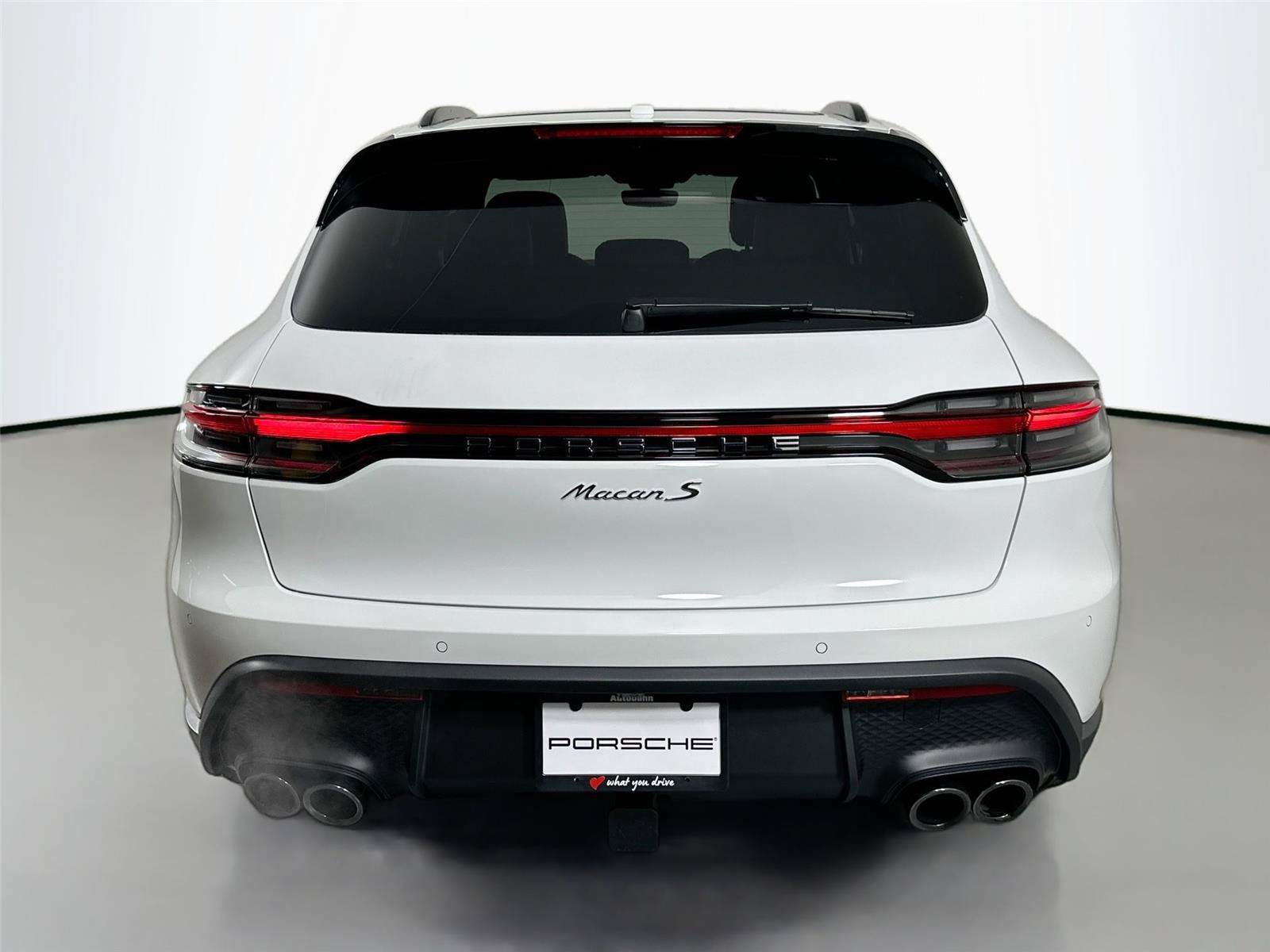 Used 2026 Porsche Macan Turbo Electric AWD/4WD image 6