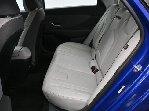 Used 2024 Hyundai Elantra Limited image 28