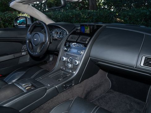 Used 2015 Aston Martin V8 Vantage GT image 17