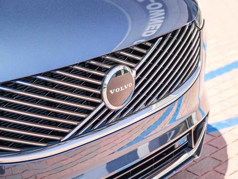 Certified 2026 Volvo XC90 B5 Core AWD/4WD image 12