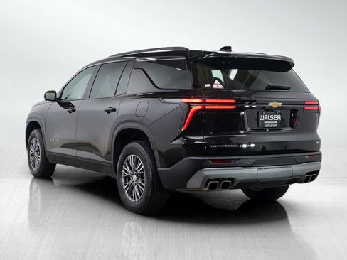 Used 2024 Chevrolet Traverse LT w/ Trailering Package AWD/4WD image 4