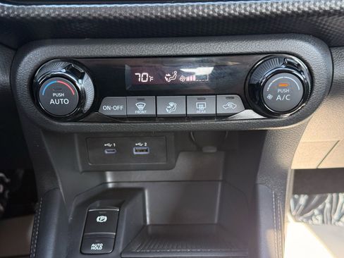 Used 2021 Nissan Kicks SV image 21