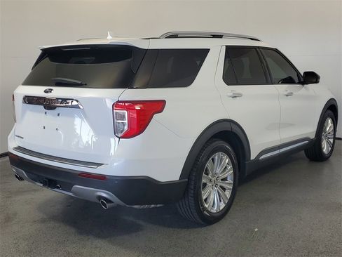 Used 2022 Ford Explorer Limited w/ Equipment Group 301A image 6