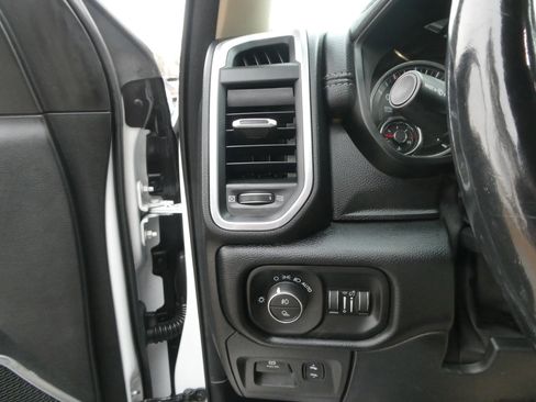 Used 2020 RAM 1500 Laramie image 16