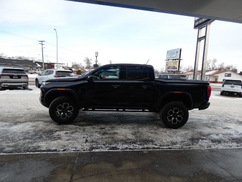 New 2026 GMC Canyon AT4X w/ LPO, Black Badging Package image 10