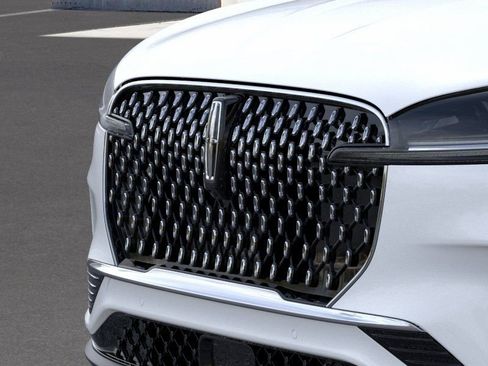 New 2026 Lincoln Aviator AWD image 17