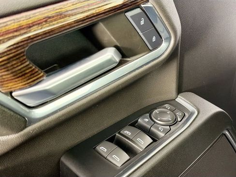 Used 2024 GMC Sierra 2500 SLE image 18