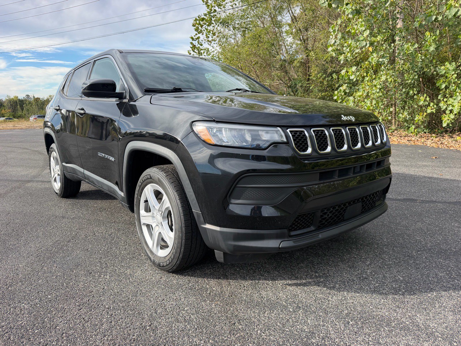 Used 2023 Jeep Compass Sport AWD/4WD image 2