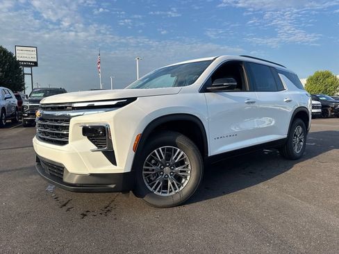 New 2026 Chevrolet Traverse LT FWD image 1