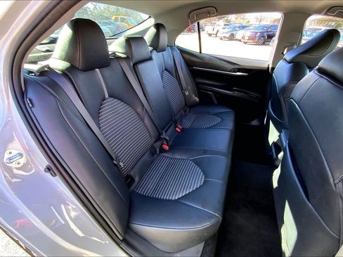 Used 2024 Toyota Camry SE image 18