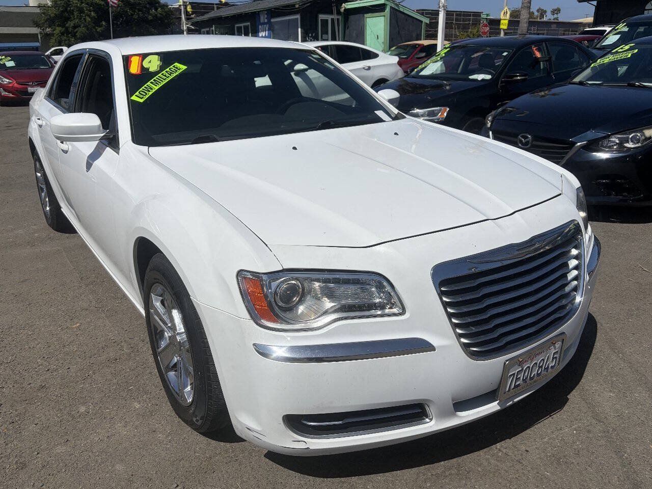 Used 2014 Chrysler 300 RWD image 1
