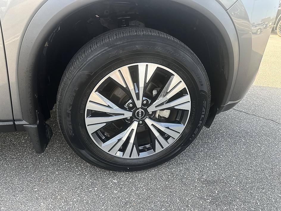 Certified 2023 Nissan Rogue SV w/ SV Premium B Package FWD image 12