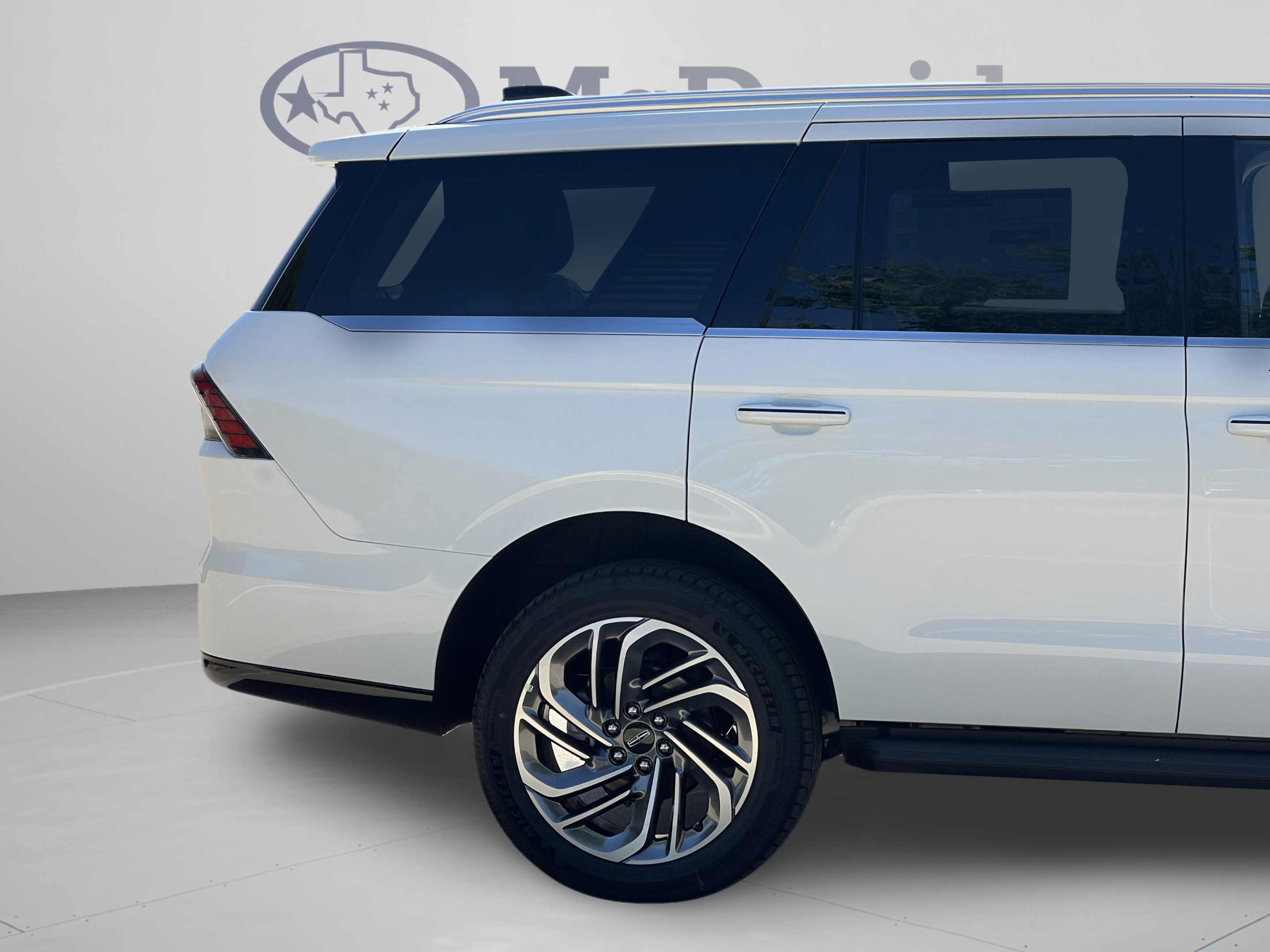 New 2027 Lincoln Navigator Premiere RWD image 30