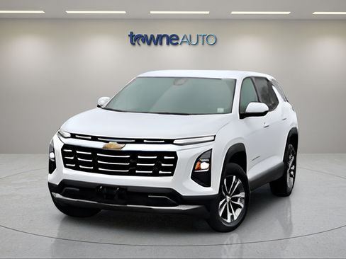 Used 2026 Chevrolet Equinox LT AWD/4WD image 2