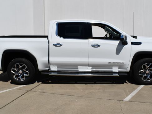 New 2026 GMC Sierra 1500 SLT w/ SLT Premium Plus Package image 5