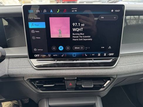 Used 2025 Volkswagen Tiguan S image 18