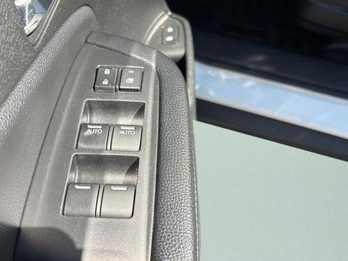 Used 2018 Honda Pilot EX-L image 12