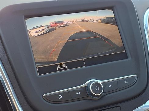 Used 2023 Chevrolet Equinox LT image 11