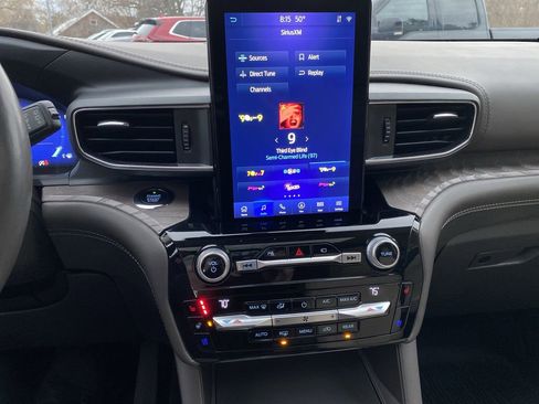 Used 2021 Ford Explorer Platinum w/ Equipment Group 601A image 9