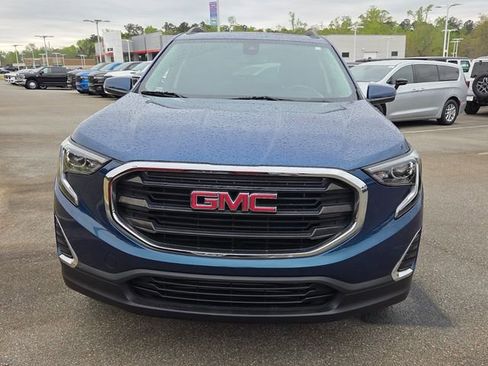 Used 2020 GMC Terrain SLE w/ Driver Convenience Package AWD/4WD image 2