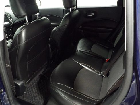 Used 2019 Jeep Compass Latitude w/ Cold Weather Group AWD/4WD image 10