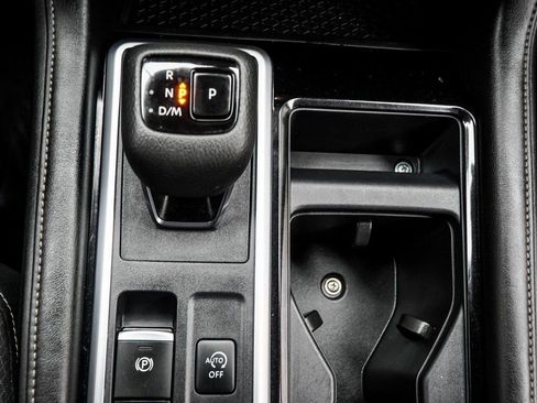 Used 2025 Nissan Pathfinder SV image 22