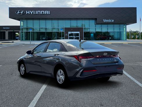 New 2026 Hyundai Elantra SE FWD image 24