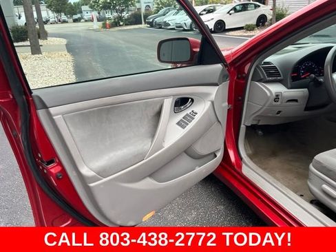 Used 2011 Toyota Camry LE FWD image 5