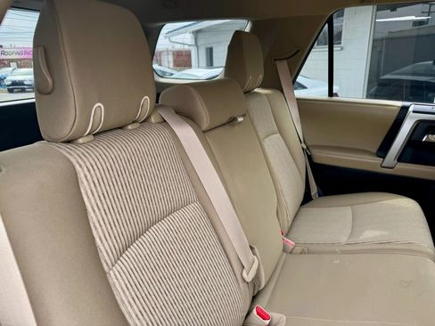 Used 2017 Toyota 4Runner SR5 image 12