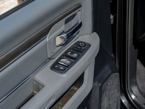 Used 2016 RAM 2500 Lone Star w/ Black Appearance Group image 36